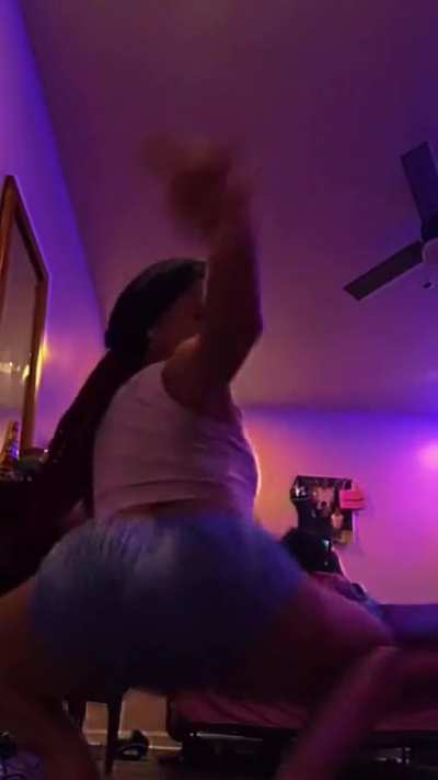 Nice girls that are built like this don’t exist……no wonder why we all become simps