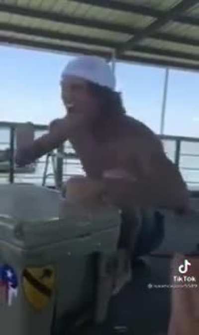 Rock “freestyle” on fishing pier