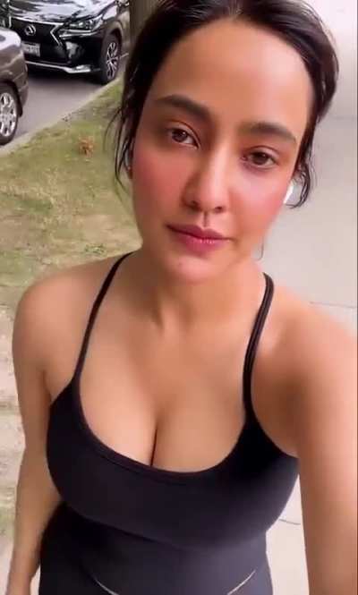 Neha Sharma 