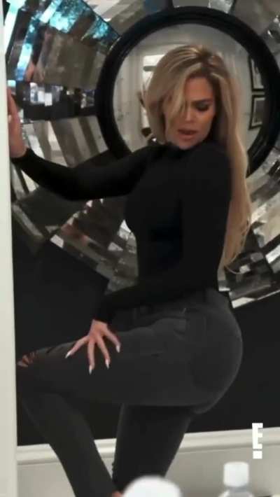 She’s so fucking fine 😩