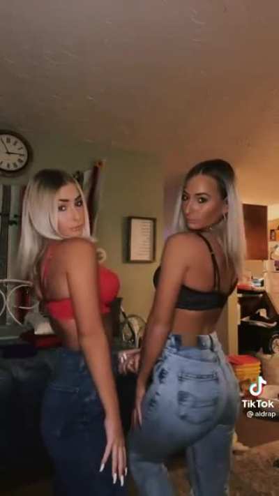 Love me a set of twins 😋