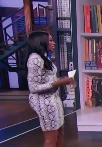 ESPN analyst and former WNBA player Chiney Ogwum<wbr>ike🔥🏀