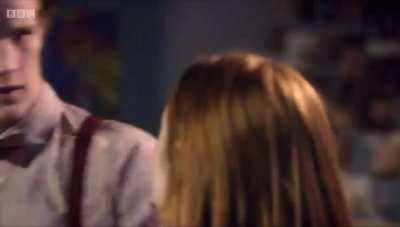 Karen Gillan kiss