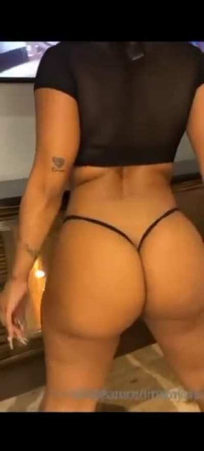 L!R@. G@l0re 🖤🍑😈🤎