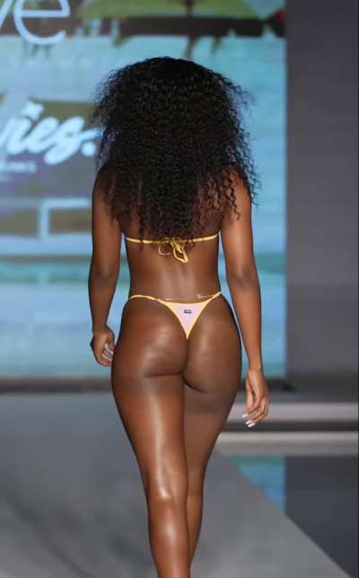 N a e e m a h on the catwalk Name Please 