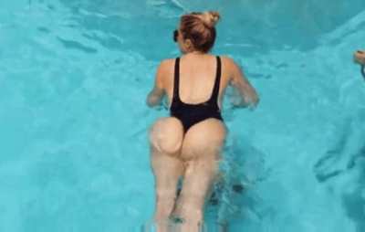 Why is Kim's subreddit so much more active?