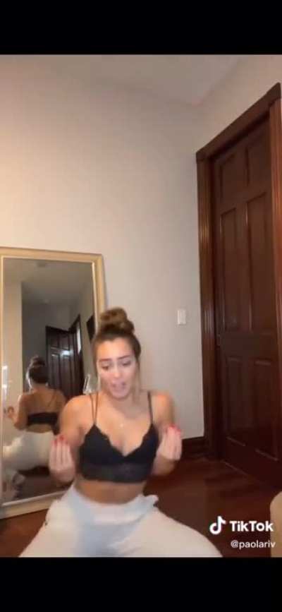This may be her best vid. She was such a whore in her prime