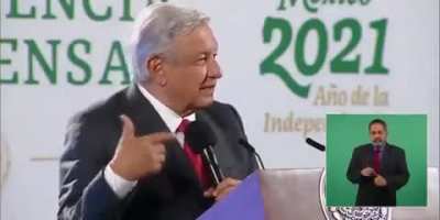 Jajajajaja, ¿quién se ofende en cadena nacional por un meme? La ventaja es que el Presidente sabe que existe la Vitacilina. Ah, que buena medicina!