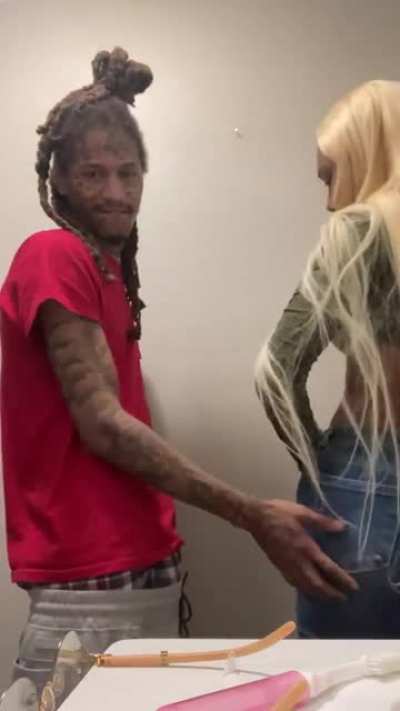👀
