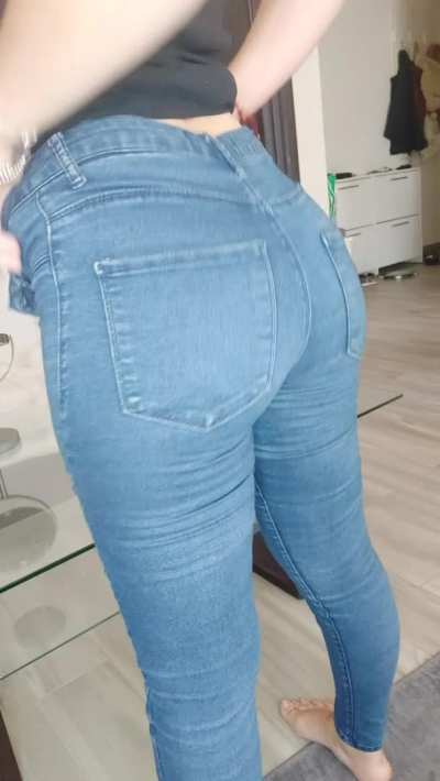 Damn that’s a nice ass