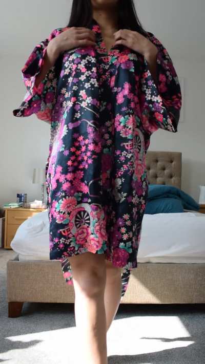 First time posting a vid - do you like my petite 4’11’’ [f]igure?