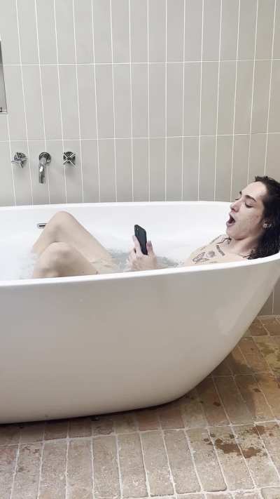 Be a toy for this femboy?