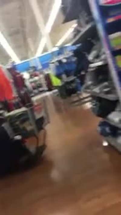 Woman flips out at Walmart over toddler's 