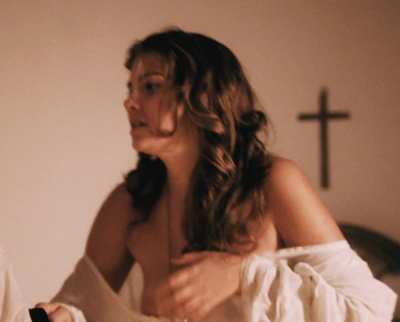 Lauren Cohan nipple peek