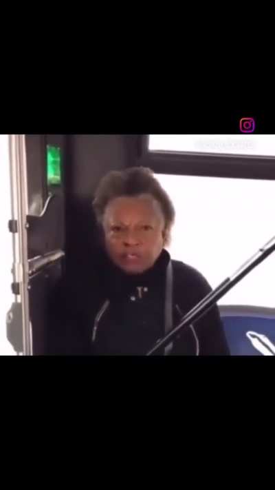 😭