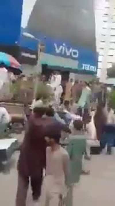 People in Pakistan destroy billboards of Samsung for introducing a QR code that is allegedly “blasphemous”.