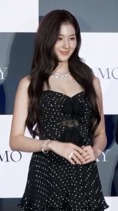 260702 Gorgeous Sana 🖤