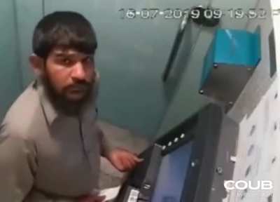 Ээ? В смысле - карточку забраль?
