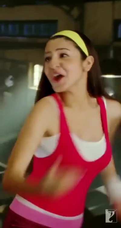 Anushka sharma had a fit body for 19 years old