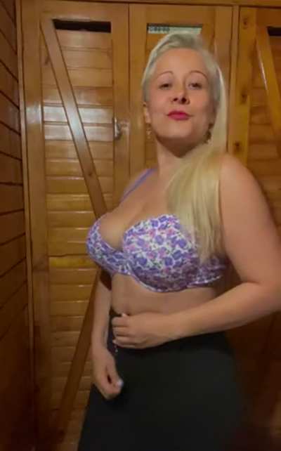 Do you fantasize about fucking a curvy girl like me?