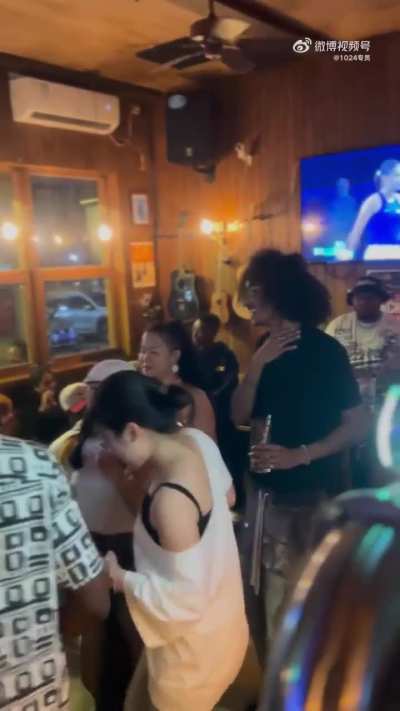 深圳某酒吧<wbr>的Afro<wbr>派对