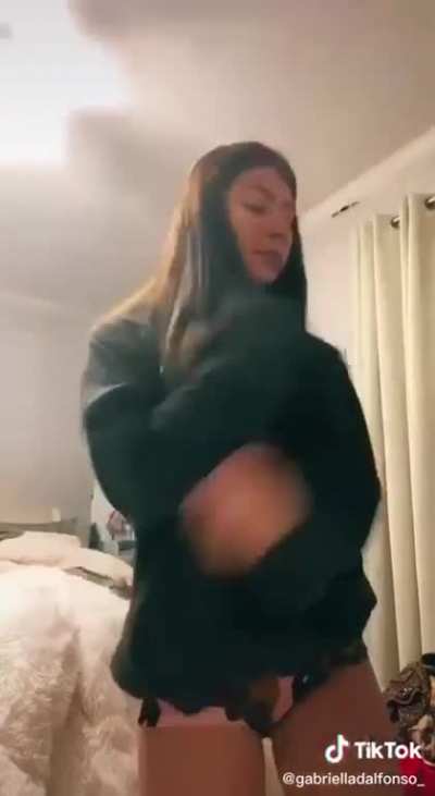 love a thicc pretty thot
