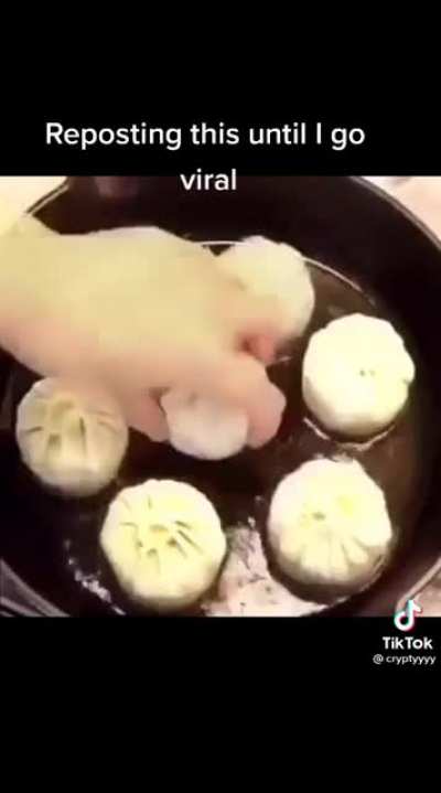 Me when I'm hungry pls get this to 100 up votes so jake can see this 😤😤