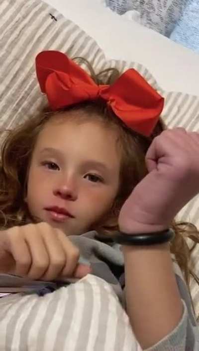Daughter gives friends “bracelets”