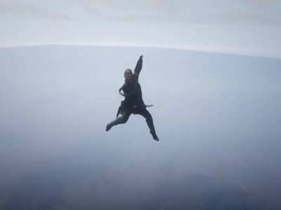 Playing rdr online solo be like.