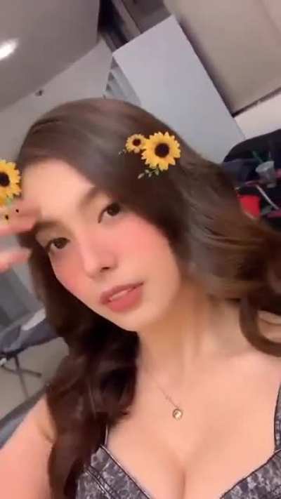 Analyn Barro