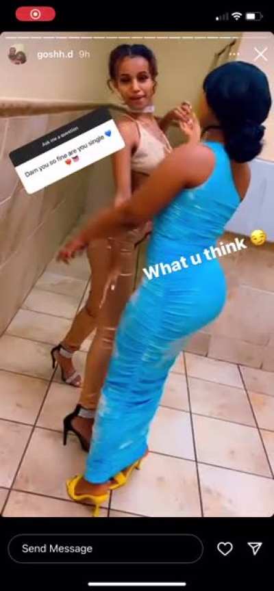 Her friend 👀
