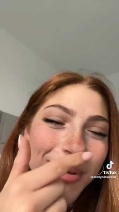 👣👣