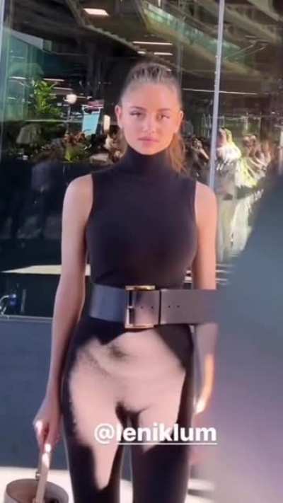 Leni in black
