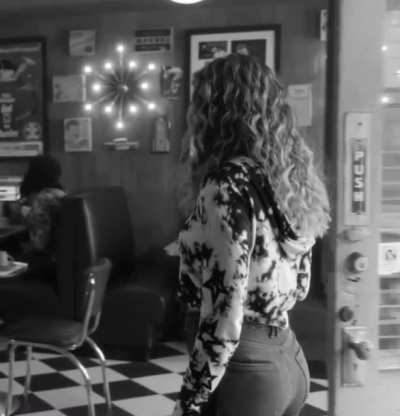 B&W from S2E11