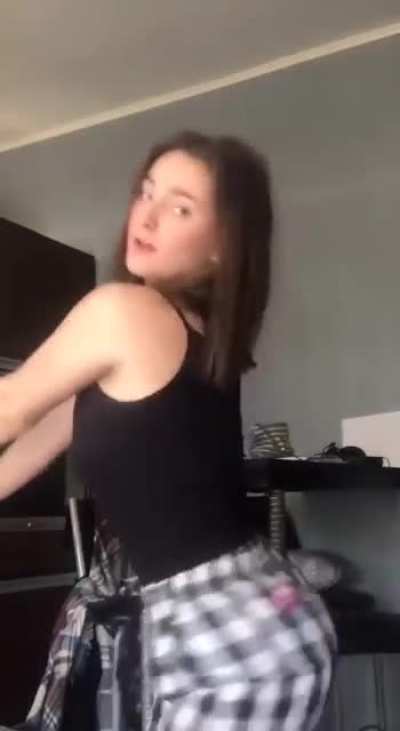 😘