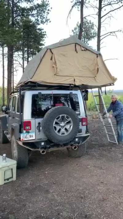 Rooftop tent
