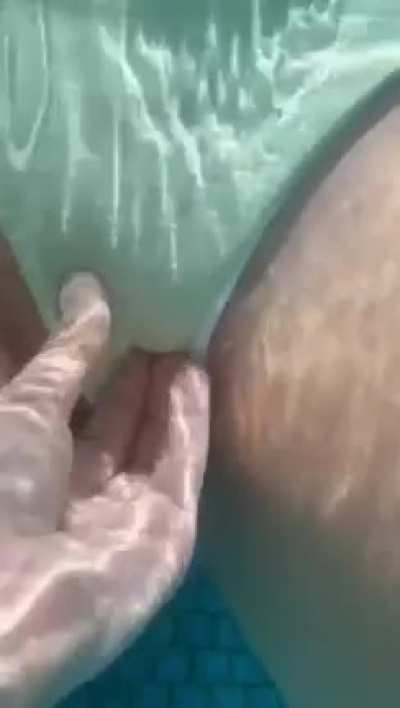 If it's underwater maybe no one will notice 🙈 [gif]