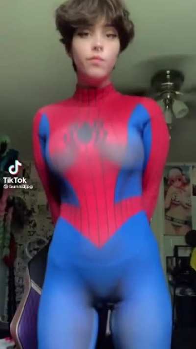 Insane jiggle with no cleavage