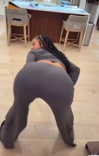 New 😍🍑