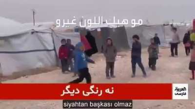 IŞİDliler'in ailelerinin yaşadığı toplama kampına giden bir Solcu/SJW kadına ibretlik tepki :D