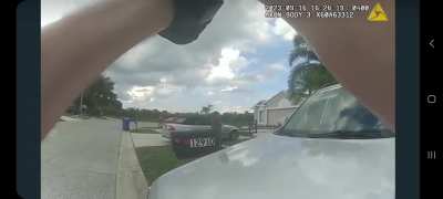 Florida Policeman De-escalated situation