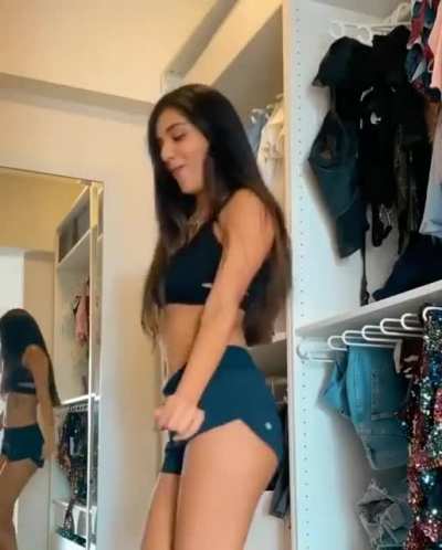 Dancing hottie