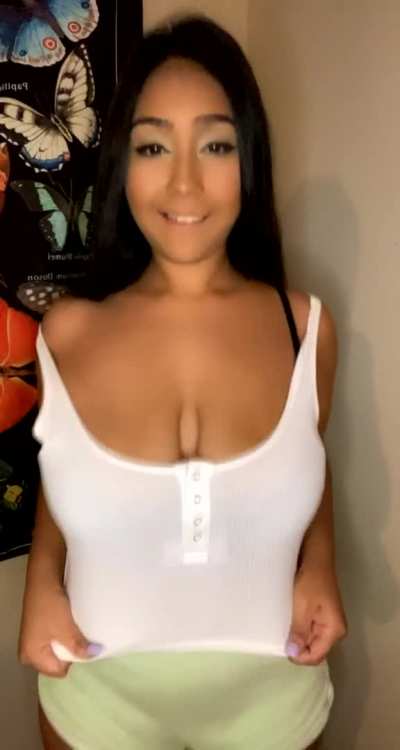 Imagine them bouncing like this while I ride your cock 😋