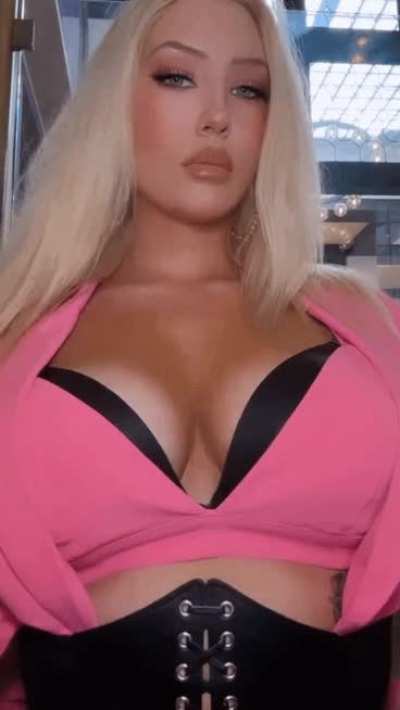 Nikkita Lyons