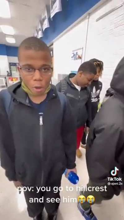 yoo no way he real 😭😭
