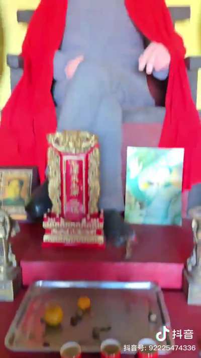Christians: Zhongguoese have no faith!!!1! Zhongguoese: