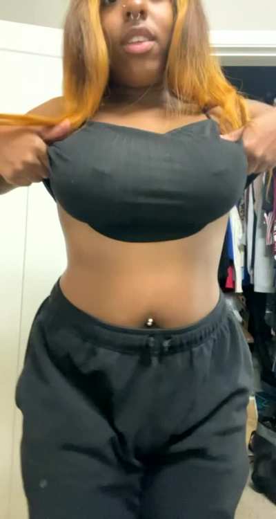 Huge jiggly boobs