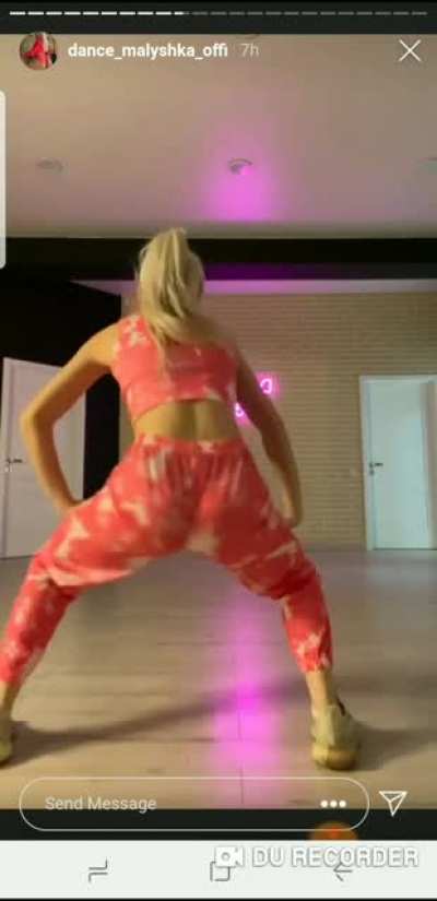 Red booty pop
