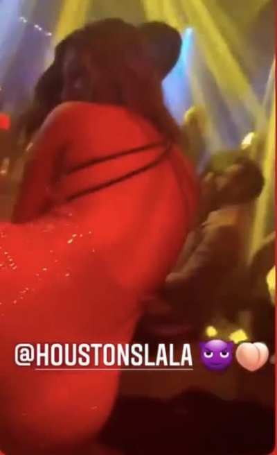 🍑💃