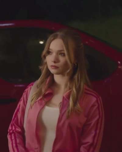 Mehr gabs nicht von Julia in „Frühling (Staffel 12 Folge 2) - Kleiner Engel, kleiner Teufel“… btw spielt sie in GwwnK bedeutend besser als in der Serie Frühling